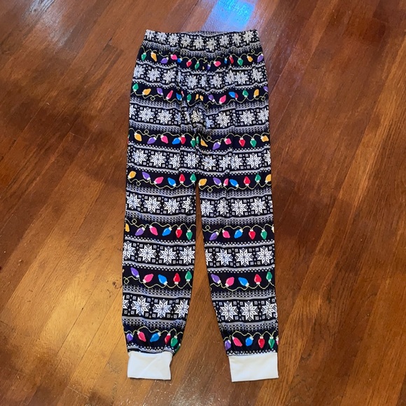 NWT Matching Family Christmas Light Pajama Set Women’s Size Medium - Picture 6 of 8